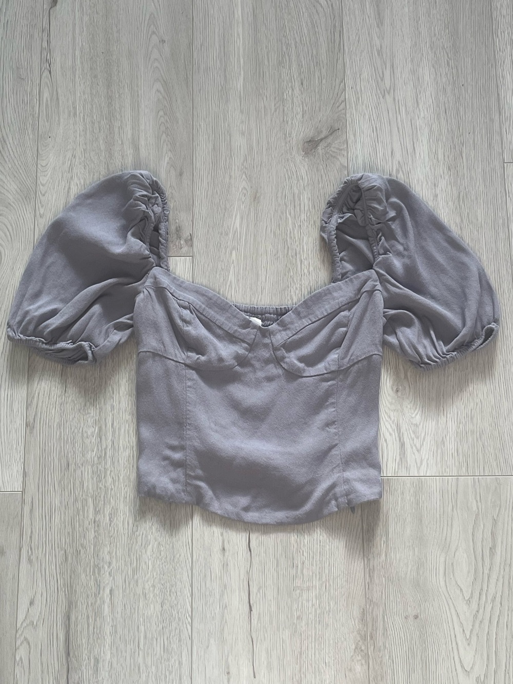 Aritzia Wilfred Novella
Shortsleeve Blouse - Grey Puff-Sleeve Bustier Top